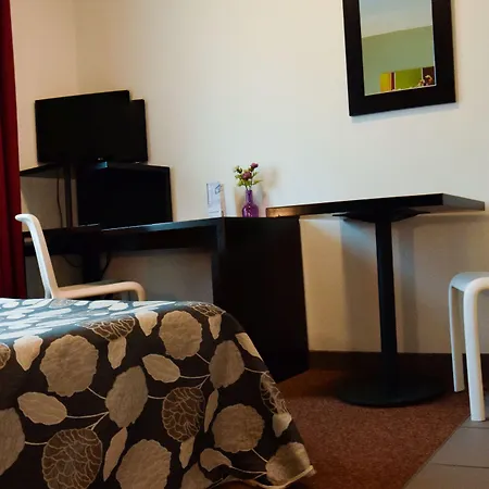 Апарт-отель Residhotel Lyon Lamartine Тассин-Ла-Деми-Луне