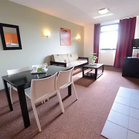 Residhotel Lyon Lamartine Тассин-Ла-Деми-Луне