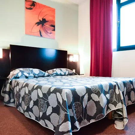 Апарт-отель Residhotel Lyon Lamartine Тассин-Ла-Деми-Луне